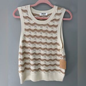Double Zero Cream and Tan Scalloped Knit Crew Sweater